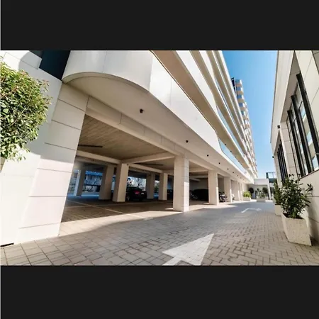 Alezzi Odyssey Luxury Pool Năvodari