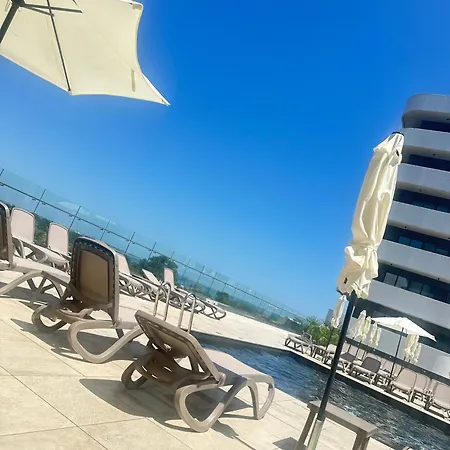 Alezzi Odyssey Luxury Pool Apartment *