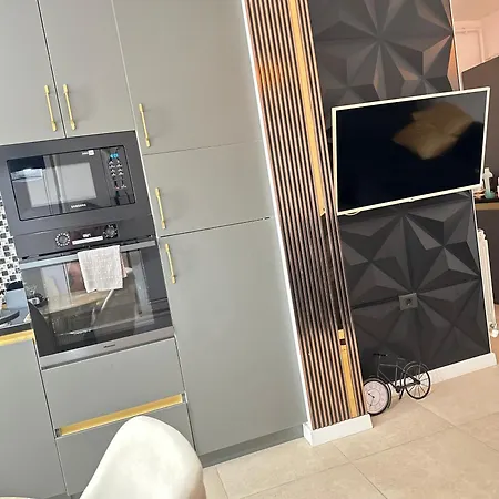 Alezzi Odyssey Luxury Pool *