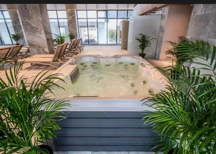 Alezzi Odyssey Luxury Pool