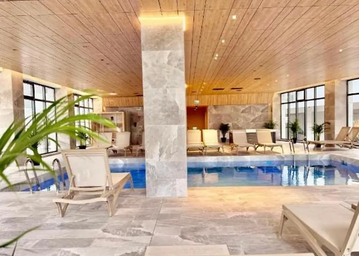 Alezzi Odyssey Luxury Pool Apartment