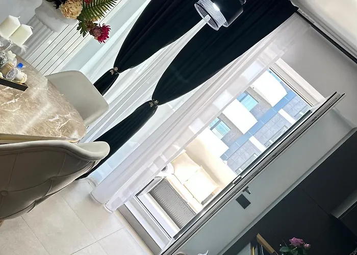 Apartment Alezzi Odyssey Luxury Pool