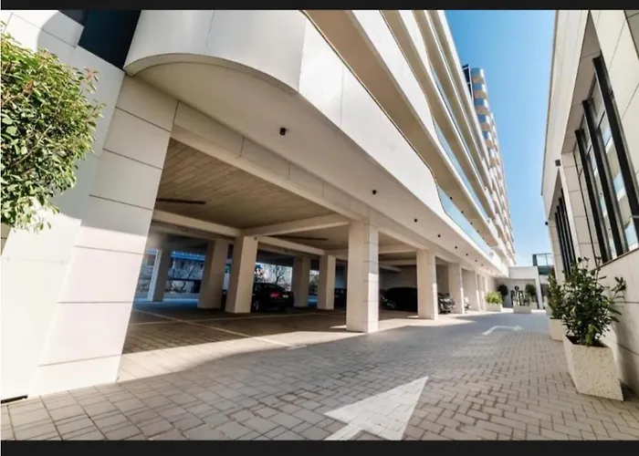 Alezzi Odyssey Luxury Pool Năvodari