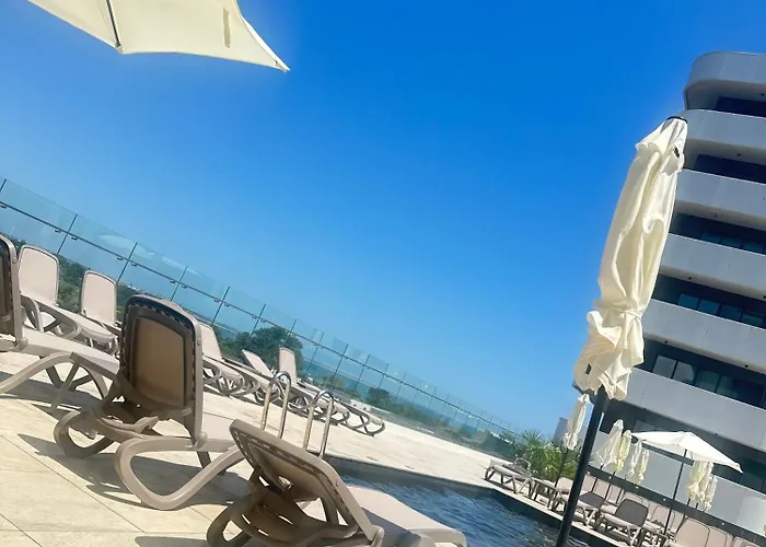 Alezzi Odyssey Luxury Pool Apartment *