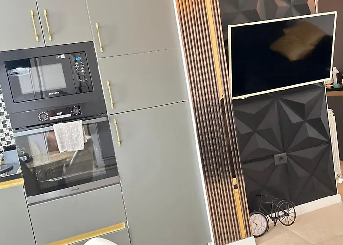 Alezzi Odyssey Luxury Pool *