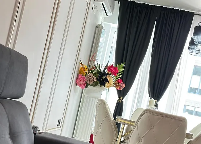 Alezzi Odyssey Luxury Pool *