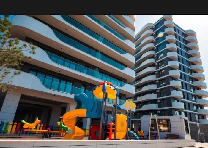 Alezzi Odyssey Luxury Pool *