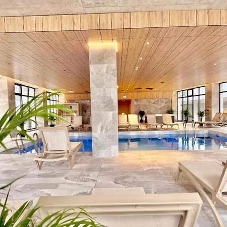 Luxury Pool & Apartament