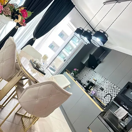 Apartmán Alezzi Odyssey Luxury Pool *