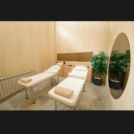 Alezzi Odyssey Luxury Pool Apartmán Năvodari